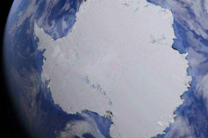 У яких півкулі є континент антарктиди? У яких півкулі є континент антарктиди?